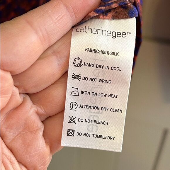 Catherine Gee 100% Silk Purple Red Abstract Print Button-Up Popover Shirt Small - Picture 5 of 7